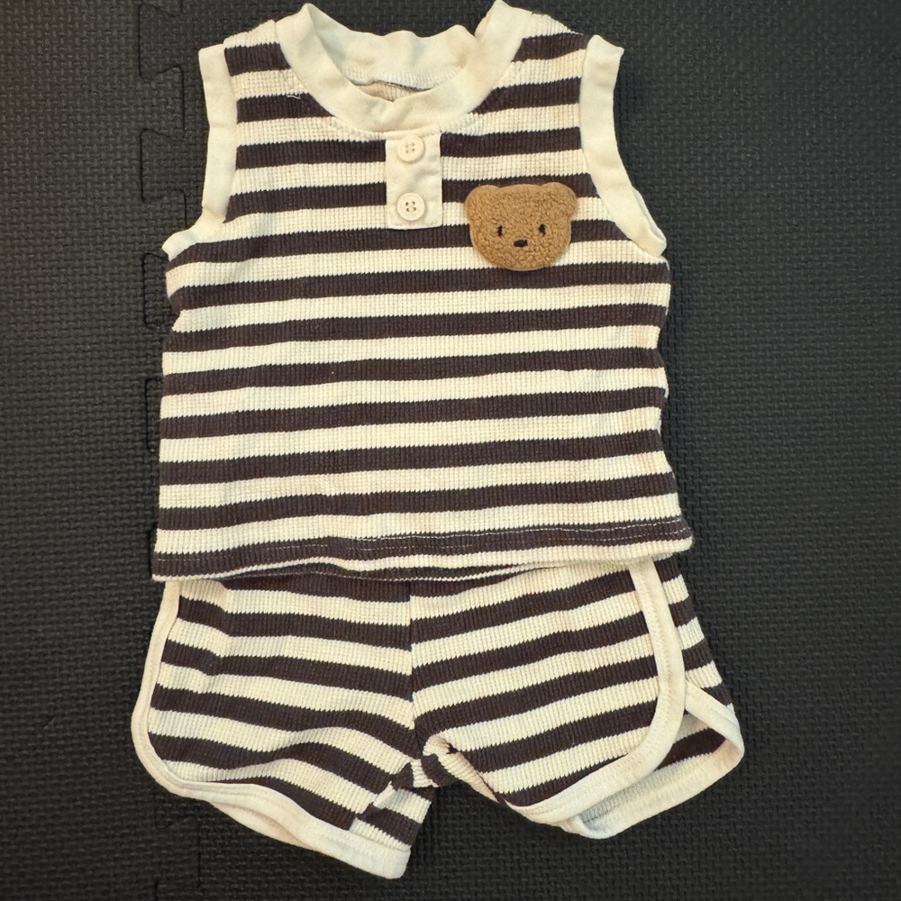 Baby clothes (0-3 months) from Carters.